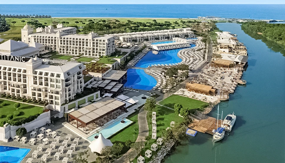 هتل تایتانیک دلوکس گلف بلک آنتالیا